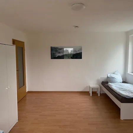 Monteurzimmer Und Bei Leuna, Halle, Leipzig Апартаменты *