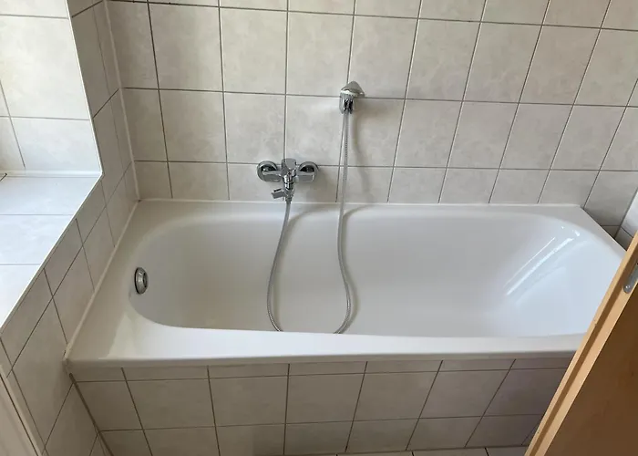 Monteurzimmer Und Bei Leuna, Halle, Leipzig Апартаменты *