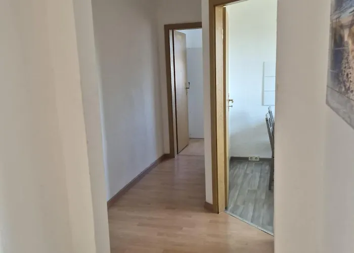 Monteurzimmer Und Bei Leuna, Halle, Leipzig Апартаменты *